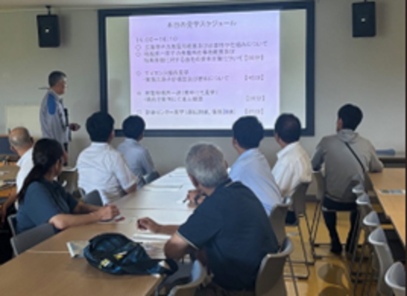 画像：教職員向け研修・施設見学会の様子